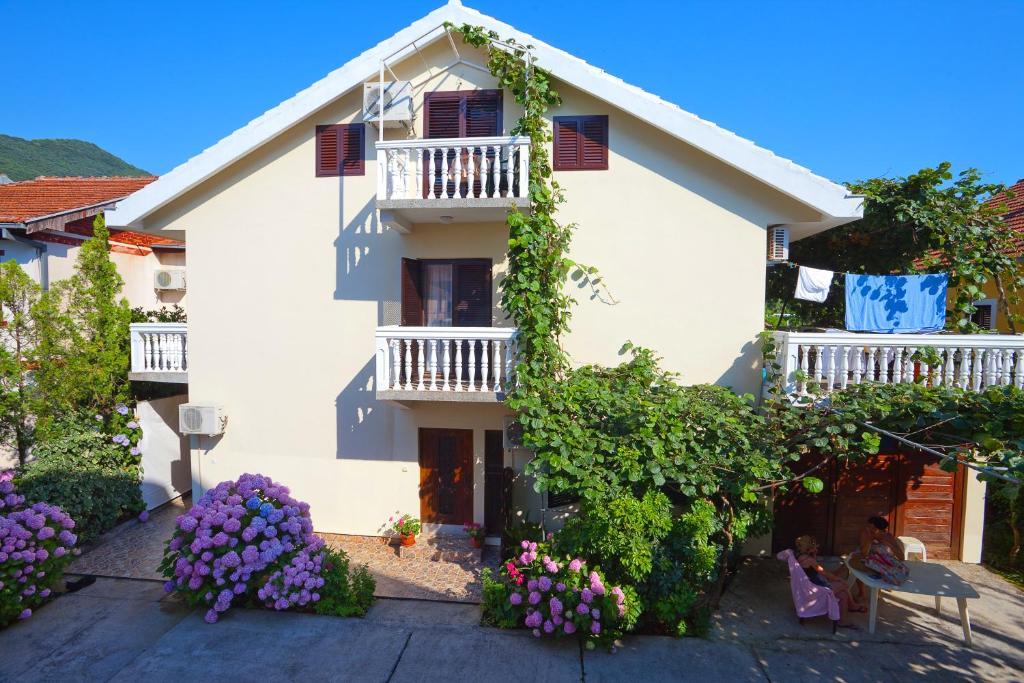 Apartments Ratkovic Tivat Habitación foto