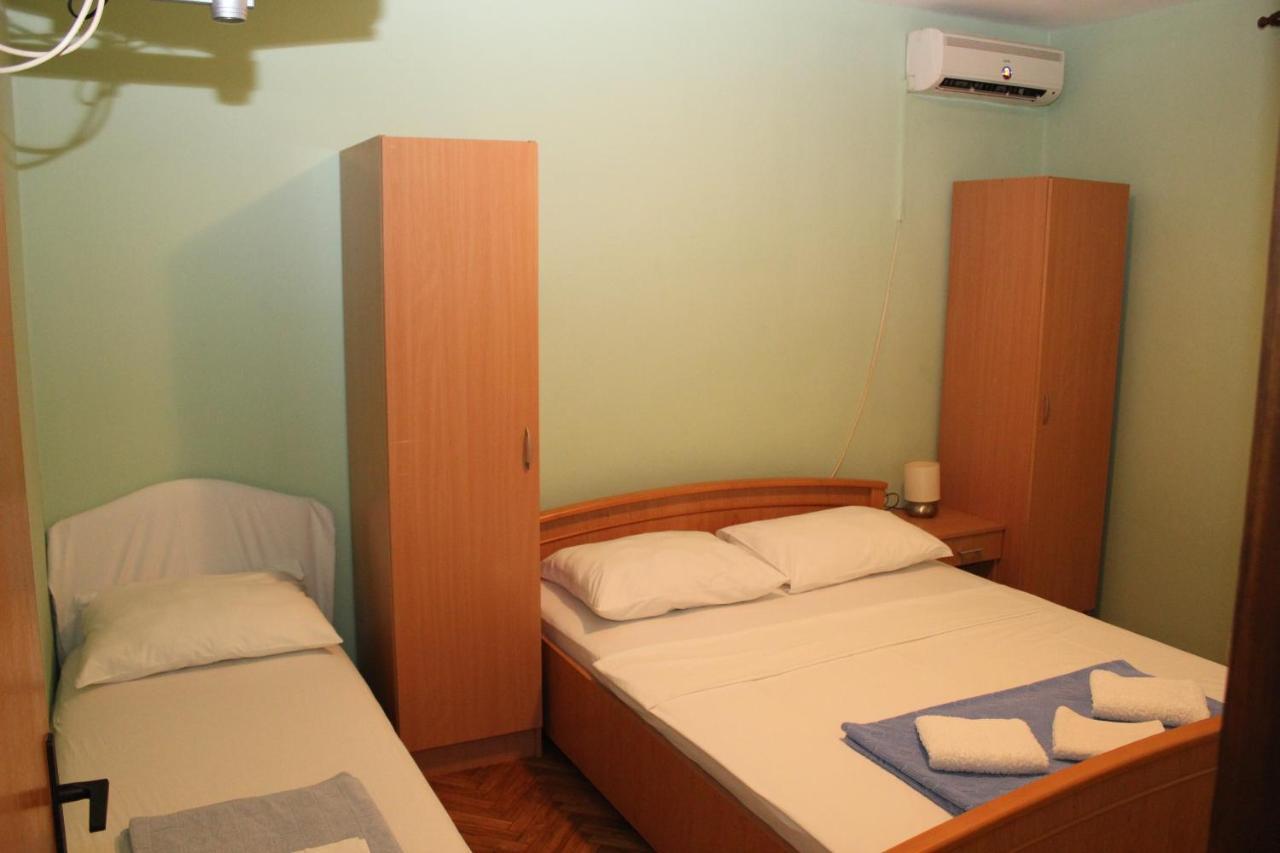 Apartments Ratkovic Tivat Habitación foto
